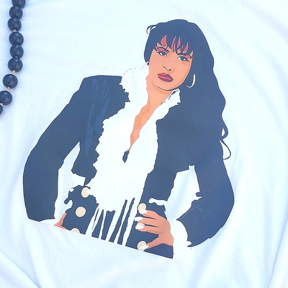NOW AVAILABLE IN ALL SIZES DTF Selena Quintanilla Fan Graphic White T-shirt - Picture 3 of 3